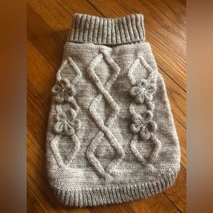 Top Paw Grey Flower Knit Sweater - size M